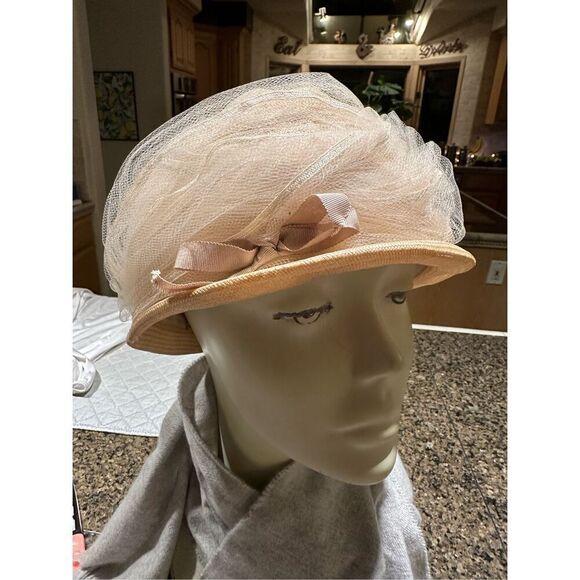 Vintage Christine hat - Picture 1 of 6